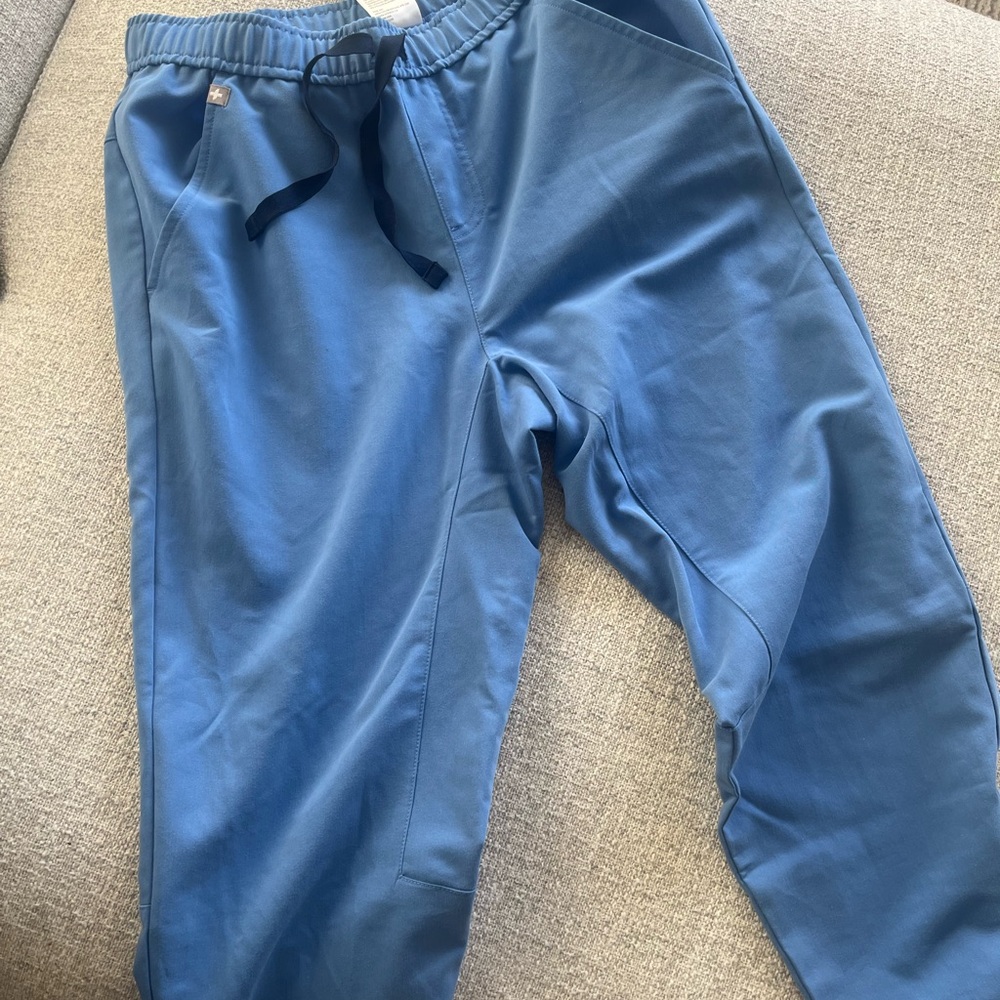 FIGS Men’s Tansen Scrub Pants